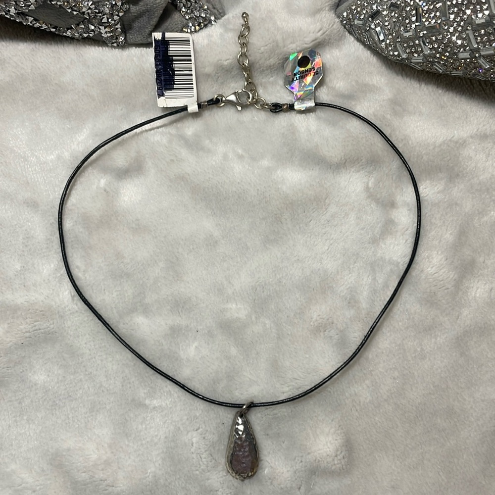 NWT Women’s choker necklace silver teardrop hammered 925 leather